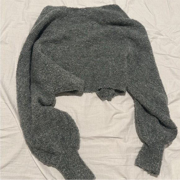 Grey sweater - Picture 2 of 4